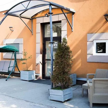 Hotelik Okęcie 39 - free transfer to airport-2